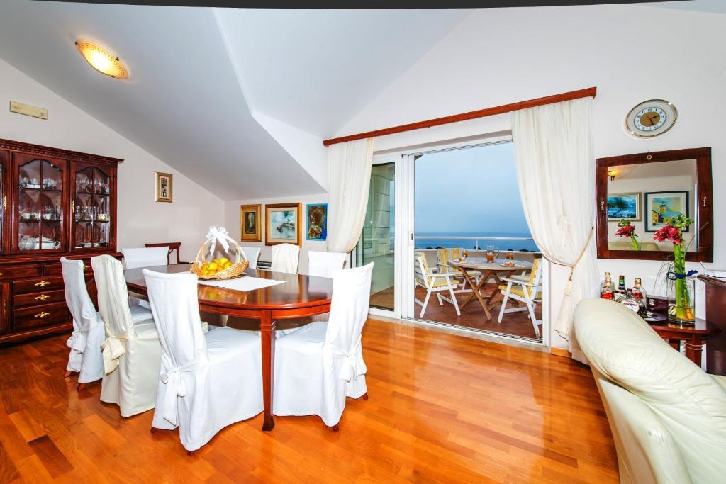 Mediterranean Blue Apartament